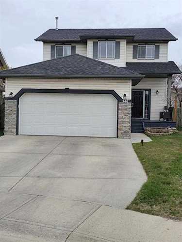 244 Stonegate Close NW Airdrie, AB T4B 2V3