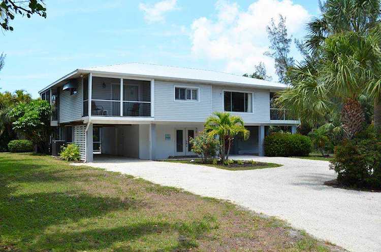 221 Robinwood Cir Sanibel, FL 33957