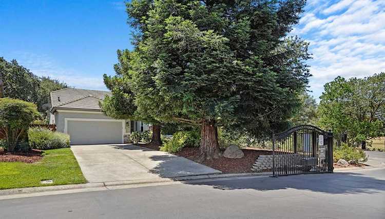 5704 Regan Hall Lane Carmichael, CA 95608