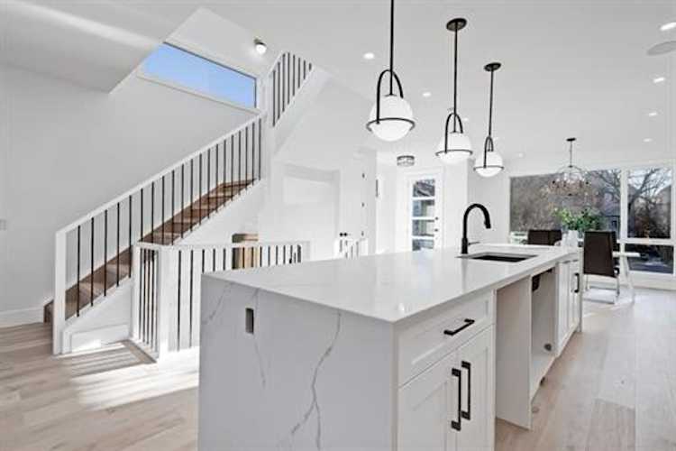 2720 Morley Trl NW Calgary, AB T2M 4G7