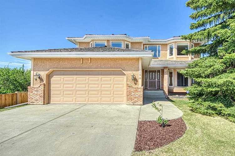 156 Edgepark Way NW Calgary, AB T3A 4T2