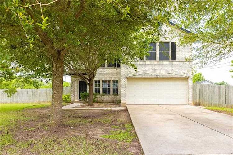 828 Siebert DR Kyle, TX 78640