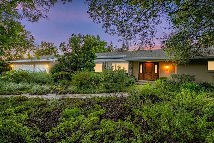 8851 Curragh Downs Drive Fair Oaks, CA 95628