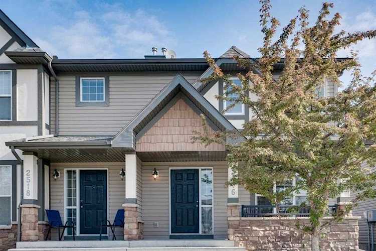 2516 Eversyde Ave SW Calgary, AB T2Y 5G8