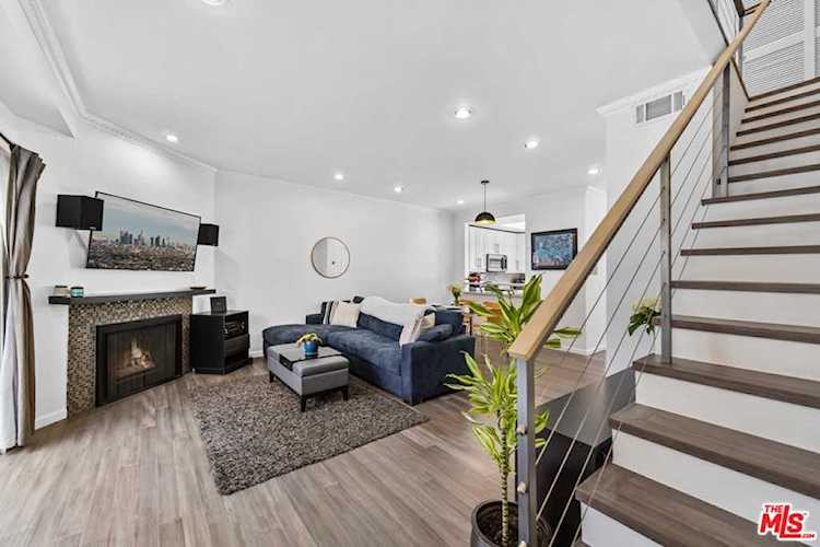 12016 Washington Place #111 Los Angeles, CA 90066