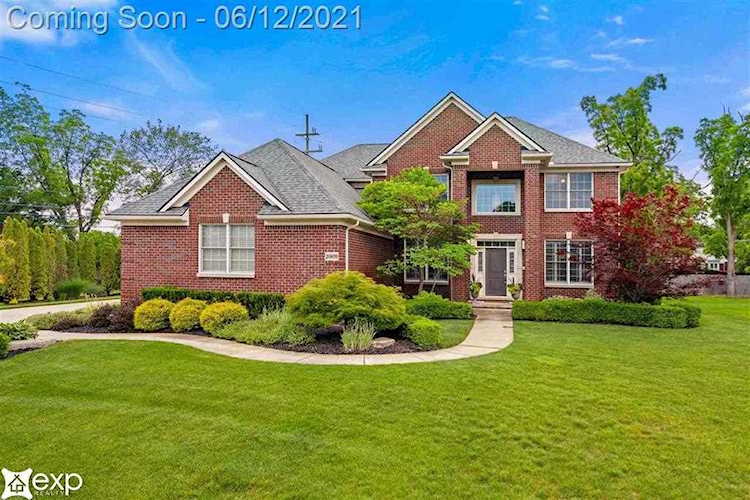 20809 Deerfield Farmington Hills, MI 48335 | MLS 58050044707 Photo 1