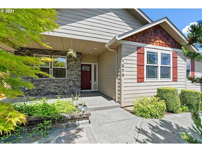 1273 E Lucas St La Center, WA 98629