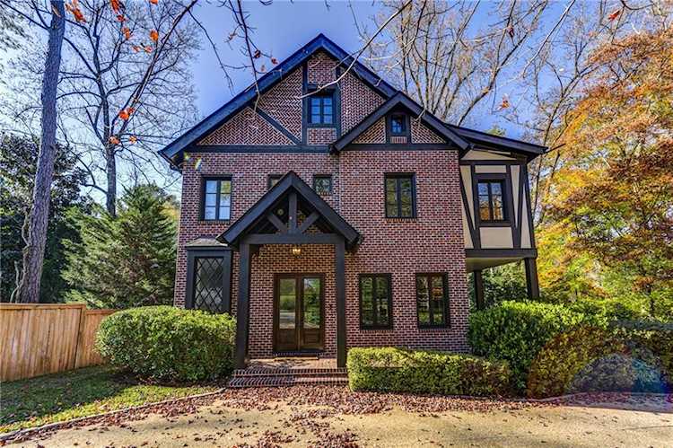 2010 Springlake Dr Atlanta, GA 30305