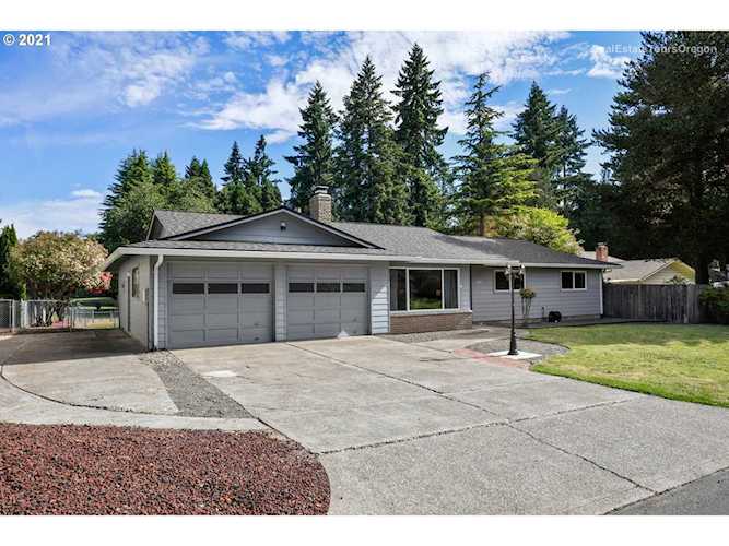 2755 SE Spruce St Hillsboro, OR 97123