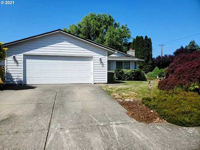 127 NW Tiffany Ln Hillsboro, OR 97124
