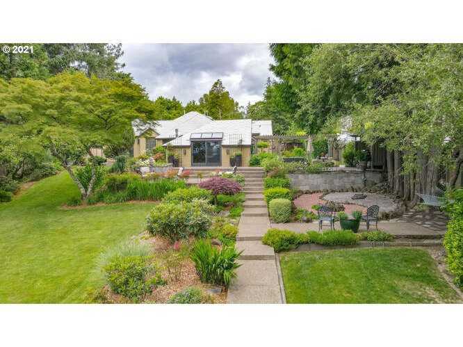 6835 SW Canyon Dr Portland, OR 97225