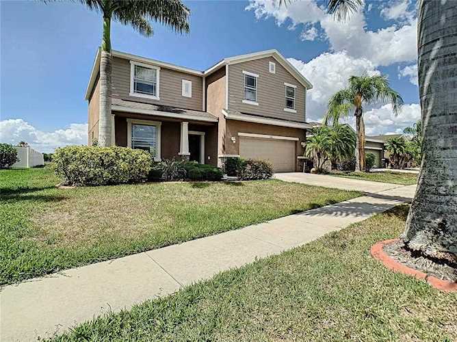608 19th St NW Ruskin, FL 33570