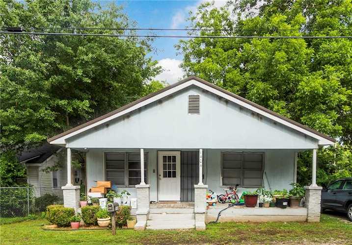1404 West St Opelika, AL 36801