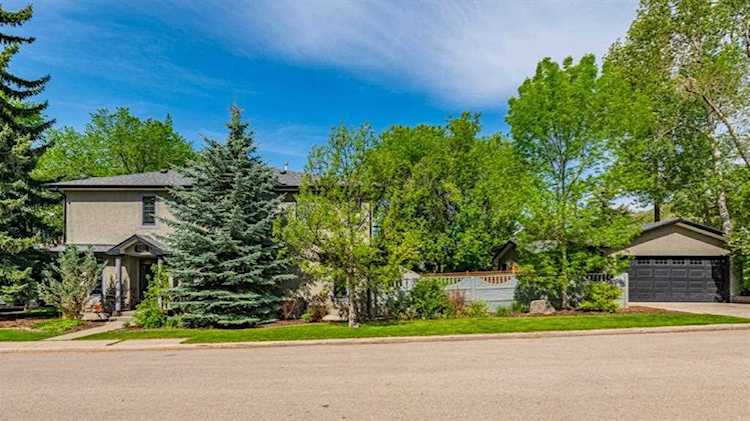 2802 7 Ave NW Calgary, AB T2N 1A9