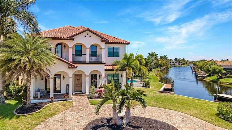 14800 Laguna Dr Fort Myers, FL 33908