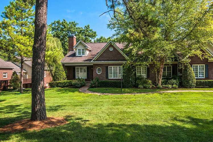 2224 Harding Pl Nashville, TN 37215