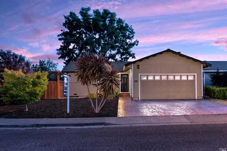 608 Virginia Drive Petaluma, CA 94954
