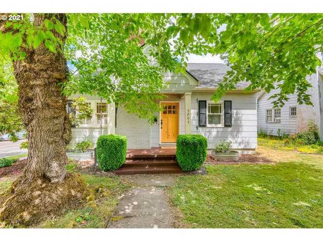 5205 SE Taggart Ct Portland, OR 97206