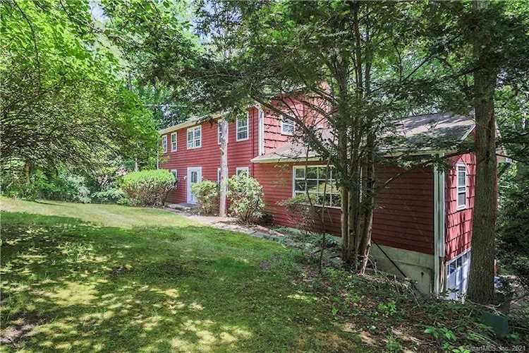 42 Turkey Meadow Road Trumbull, CT 06611