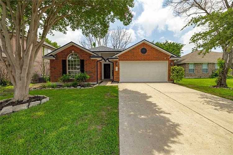 1303 Laurel Glen BLVD Leander, TX 78641