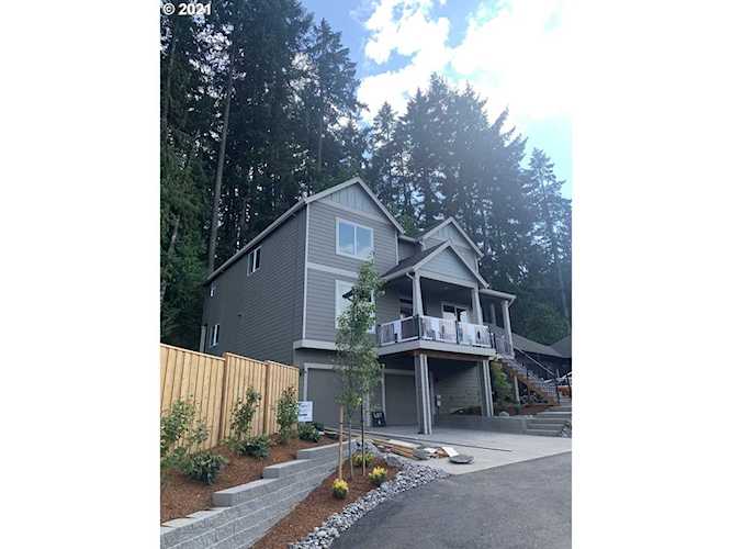 17590 SW Sunview Ln Beaverton, OR 97007