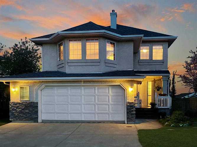 519 Sierra Morena Ct SW Calgary, AB T3H 3C2