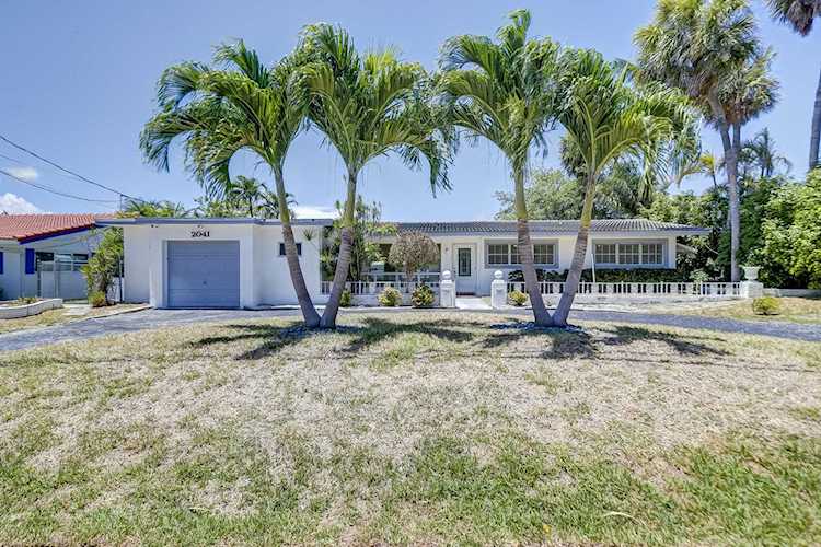 2041 Coral Reef Drive Lauderdale By The Sea, FL 33062