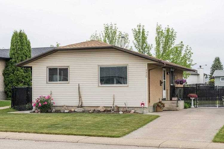 2420 143 Avenue Edmonton, AB T5Y 1G1