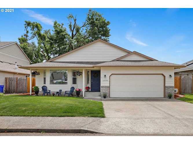 15106 SE Pinegrove Loop Clackamas, OR 97015