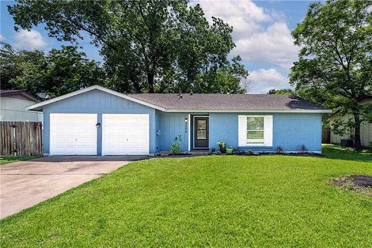 2004 Greenhill DR Round Rock, TX 78664