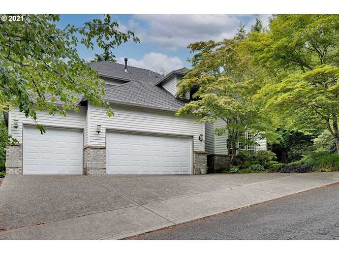 9715 NW Bartholomew Dr Portland, OR 97229