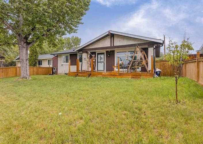 6008 Memorial Dr NE Calgary, AB T2A 3W1