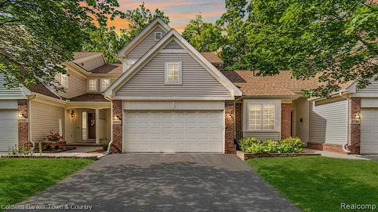 37210 Amhurst Dr Westland, MI 48185