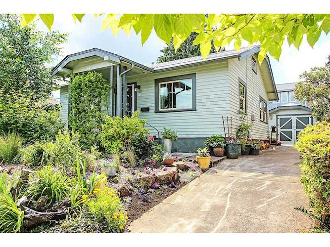 244 NE Buffalo St Portland, OR 97211