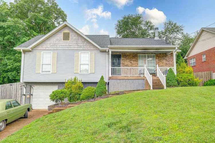 1616 Robards Way Hermitage, TN 37076
