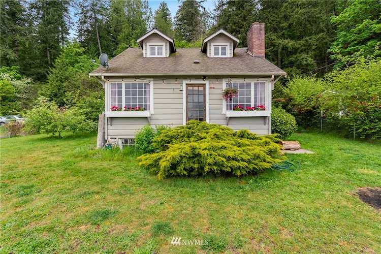 1735 Shorewood Dr Bremerton, WA 98312