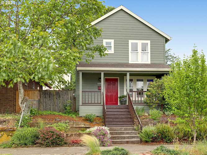 810 NE Failing St Portland, OR 97212
