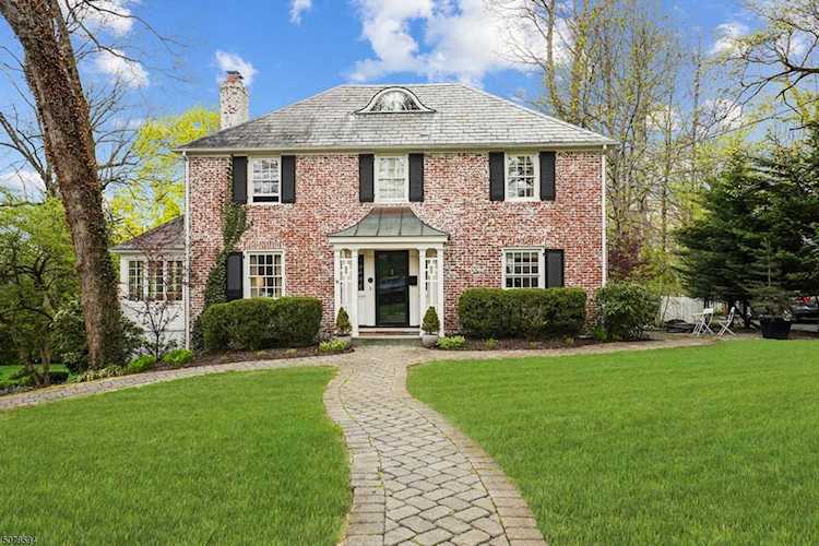 25 Manor Hill Rd Summit, NJ 07901