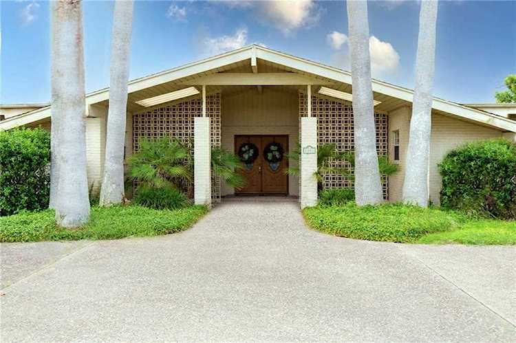 5801 Ocean Dr Corpus Christi, TX 78412