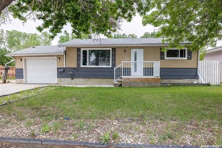 641 Mccarthy Blvd Regina, SK S4T 6V8