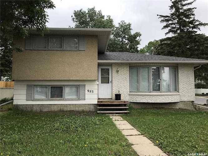 983 Mccarthy Blvd Regina, SK S4T 6P7