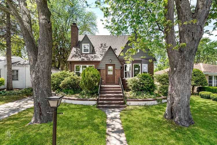 1730 Locust St Des Plaines, IL 60018
