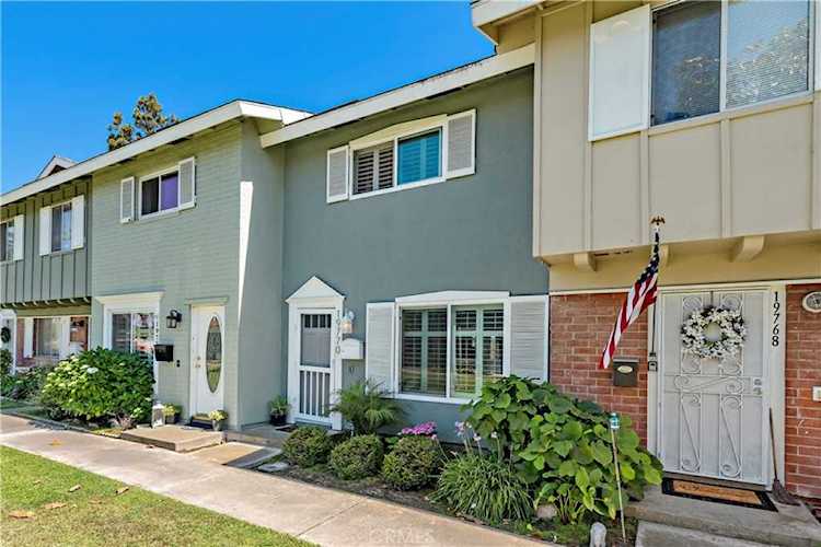 19770 Kingswood Ln Huntington Beach, CA 92646