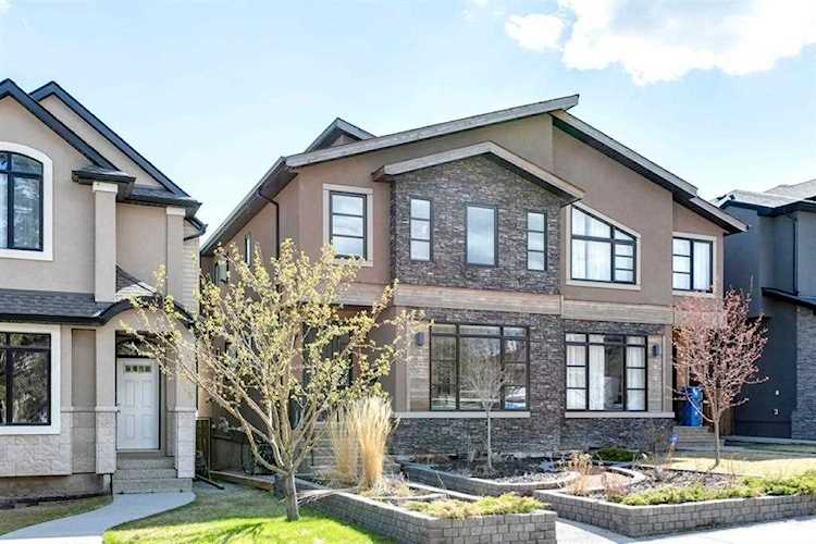 1607 17 Ave NW Calgary, AB T2M 0R8