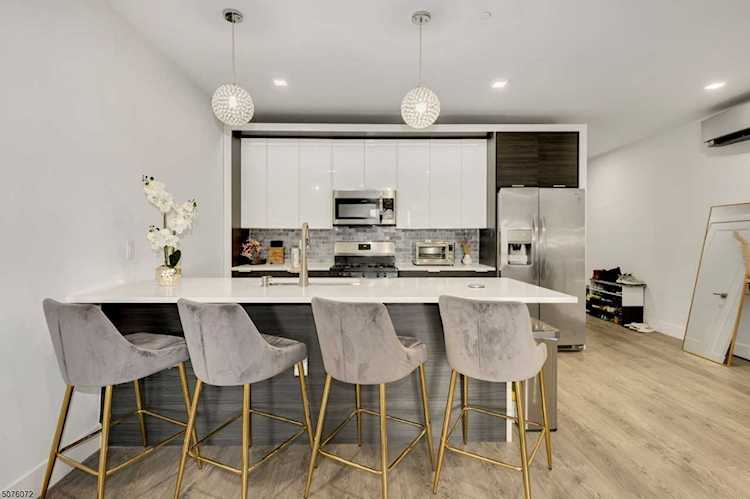 62-68 69Th St. Unit 303 Guttenberg Town, NJ 07093