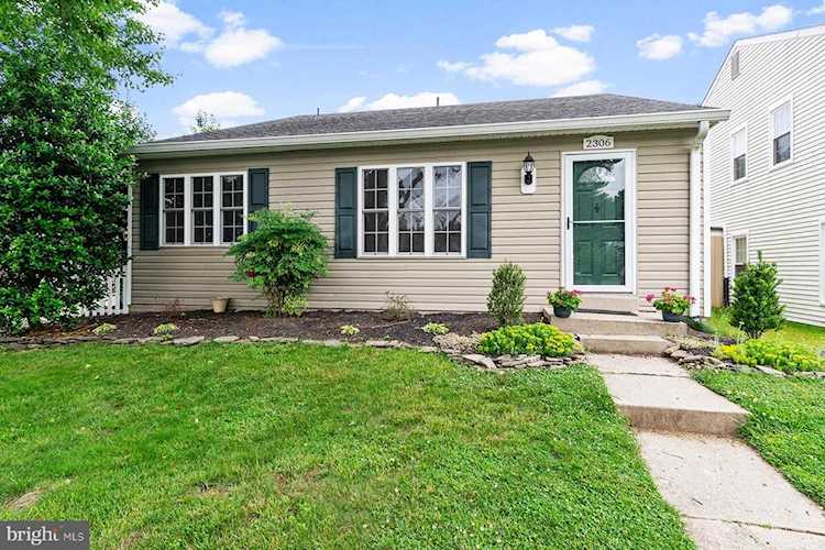 2306 Weymouth Ln Crofton, MD 21114