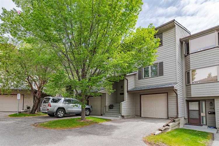 166 Glamis Terrace SW Calgary, AB T3E 6V3