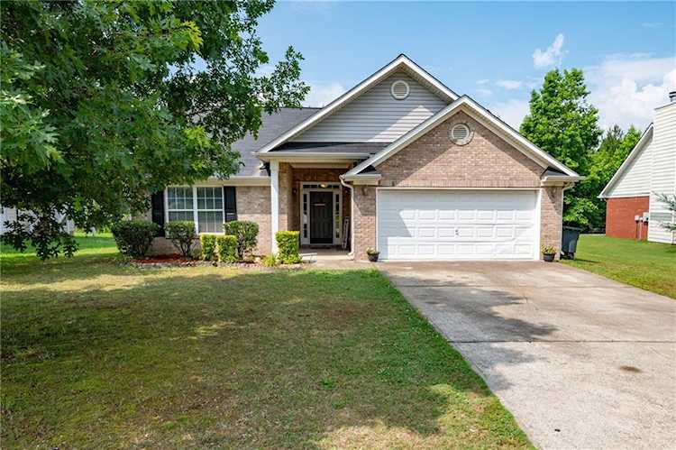 708 Riverside Dr NW Calhoun, GA 30701