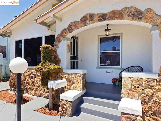 1609 Auseon Ave Oakland, CA 94621