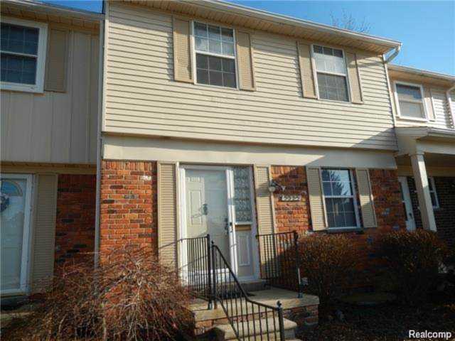 5335 Breeze Hill #682 Troy, MI 48098 | MLS 2210043912 Photo 1